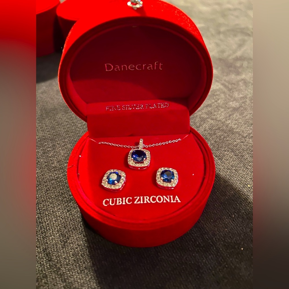 Sapphire necklace and earrings